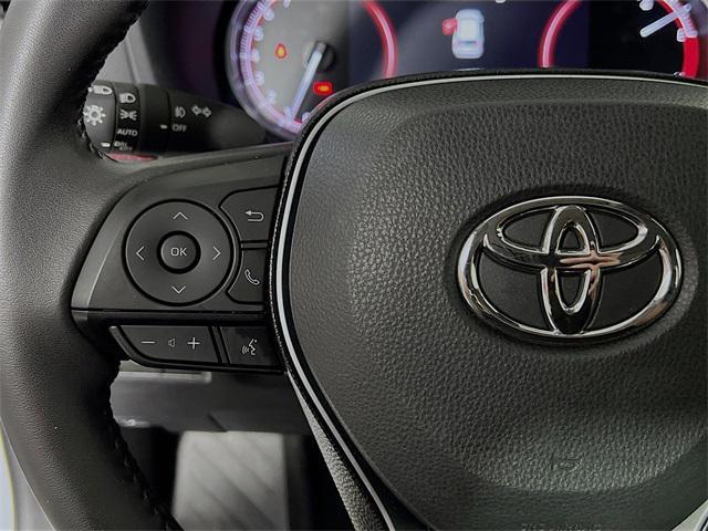 Photo of 2021 Super White Toyota RAV4