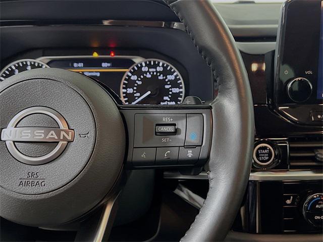 Photo of 2023 Scarlet Ember Tintcoat Nissan Pathfinder