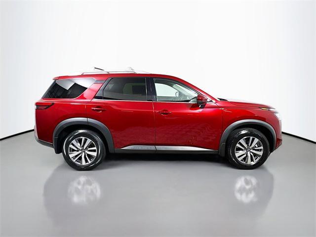 Photo of 2023 Scarlet Ember Tintcoat Nissan Pathfinder