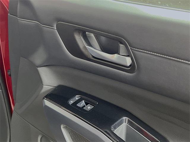 Photo of 2023 Scarlet Ember Tintcoat Nissan Pathfinder