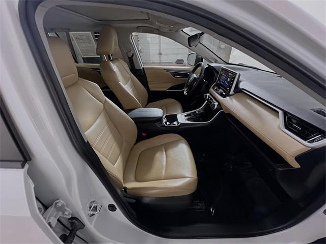 Photo of 2021 Blizzard Pearl Toyota RAV4