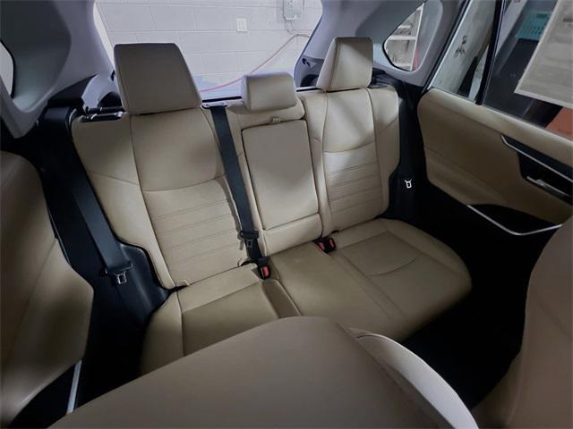 Photo of 2021 Blizzard Pearl Toyota RAV4