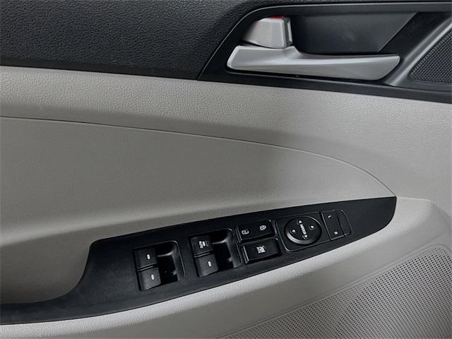 Photo of 2019 Molten Silver Hyundai TUCSON