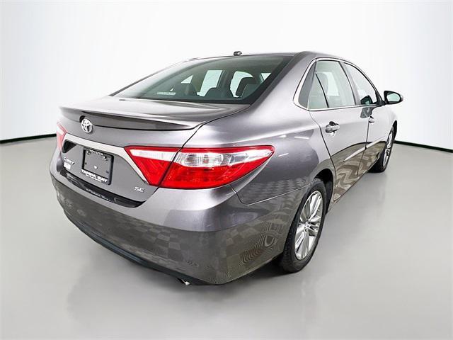 Photo of 2016 Gray Toyota Camry