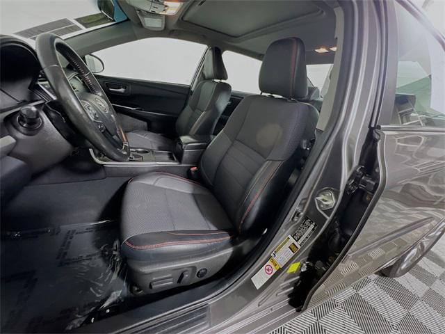 Photo of 2016 Gray Toyota Camry