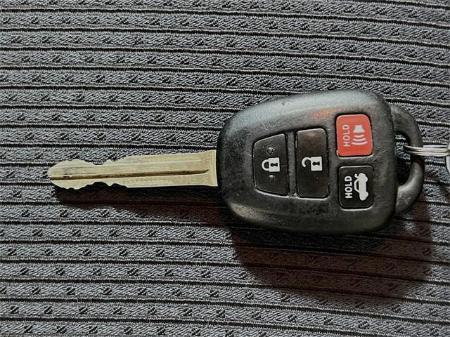 Photo of 2016 Gray Toyota Camry