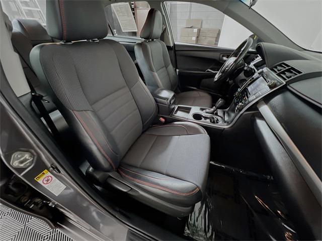 Photo of 2016 Gray Toyota Camry