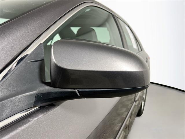 Photo of 2016 Gray Toyota Camry