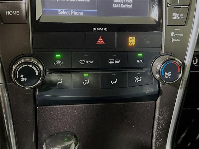 Photo of 2016 Gray Toyota Camry
