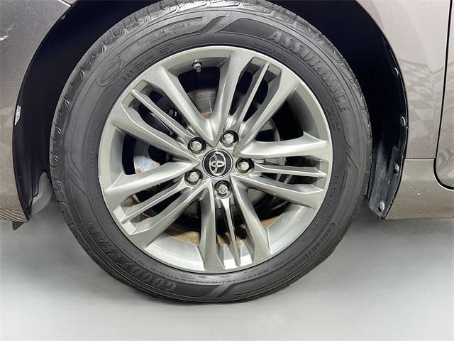 Photo of 2016 Gray Toyota Camry