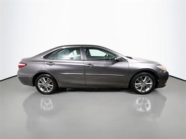 Photo of 2016 Gray Toyota Camry