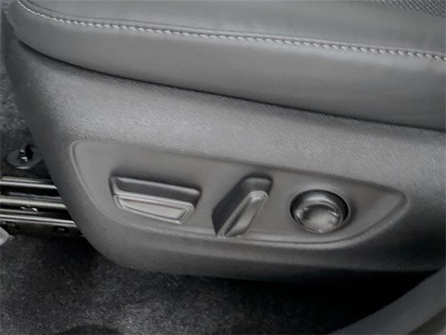 Photo of 2025 Wind Chill Prl Toyota Grand Highlander
