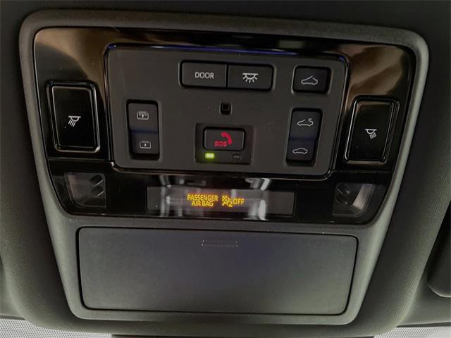 Photo of 2025 Wind Chill Prl Toyota Grand Highlander