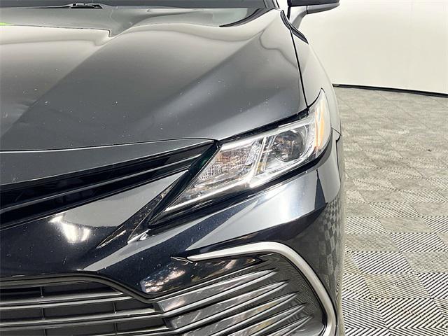Photo of 2023 Midnight Black Metallic Toyota Camry