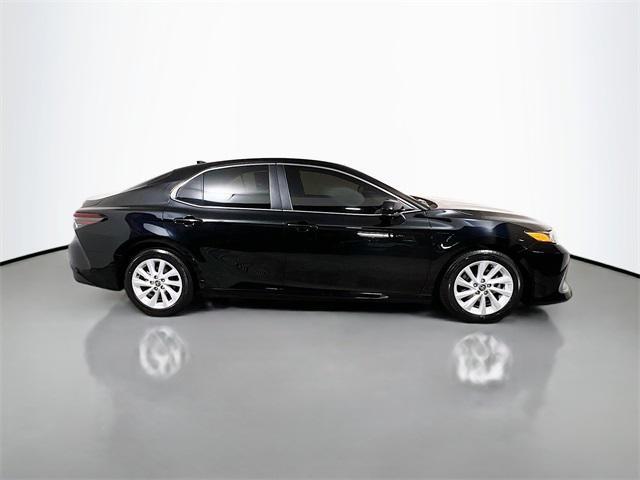 Photo of 2023 Midnight Black Metallic Toyota Camry