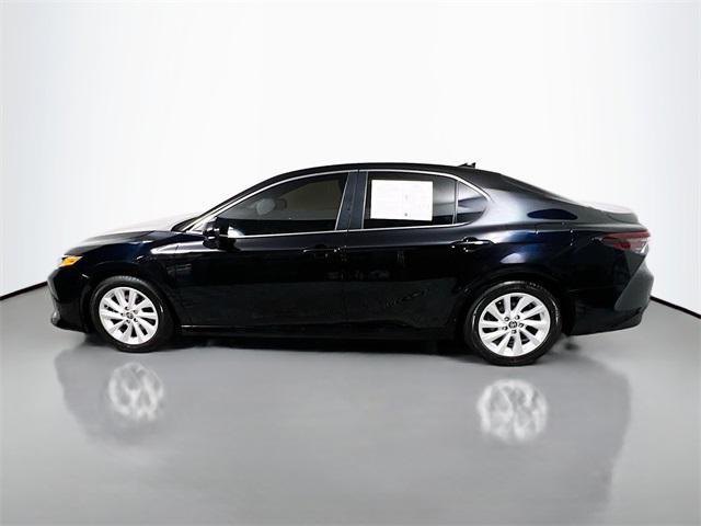 Photo of 2023 Midnight Black Metallic Toyota Camry