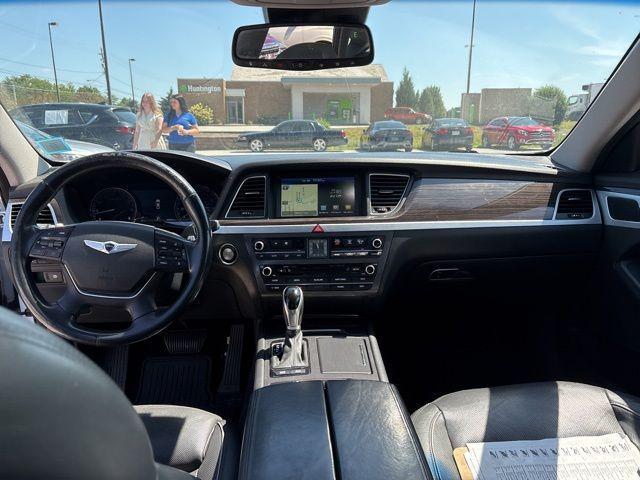 Photo of 2015 Casablanca White Hyundai Genesis