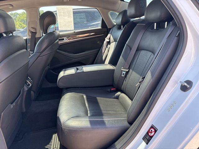 Photo of 2015 Casablanca White Hyundai Genesis