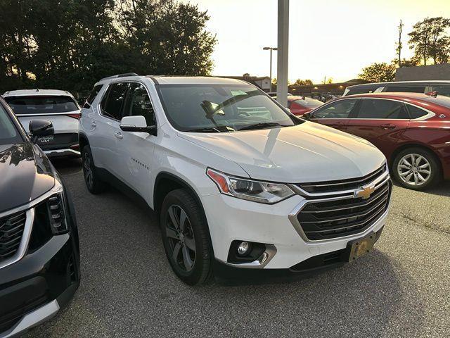Photo of 2018 Summit White Chevrolet Traverse
