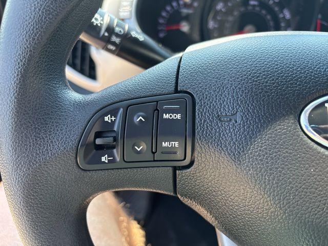 Photo of 2015 Twilight Blue Kia Sportage