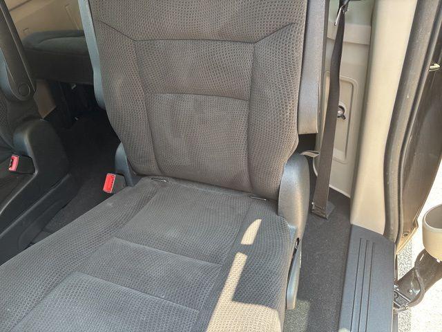 Photo of 2016 Granite Crystal Clearcoat Metallic Dodge Grand Caravan