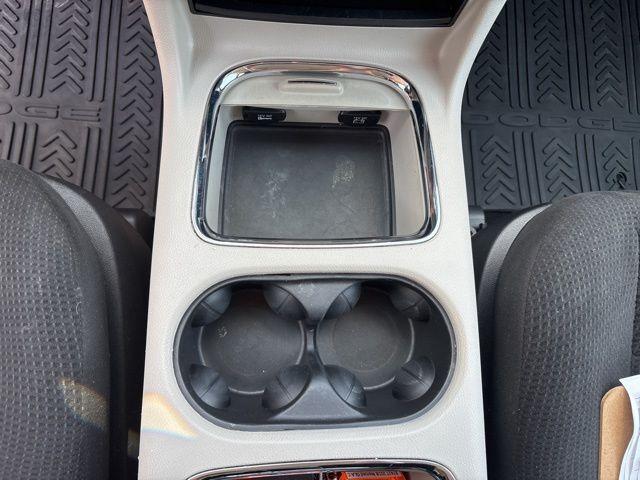 Photo of 2016 Granite Crystal Clearcoat Metallic Dodge Grand Caravan