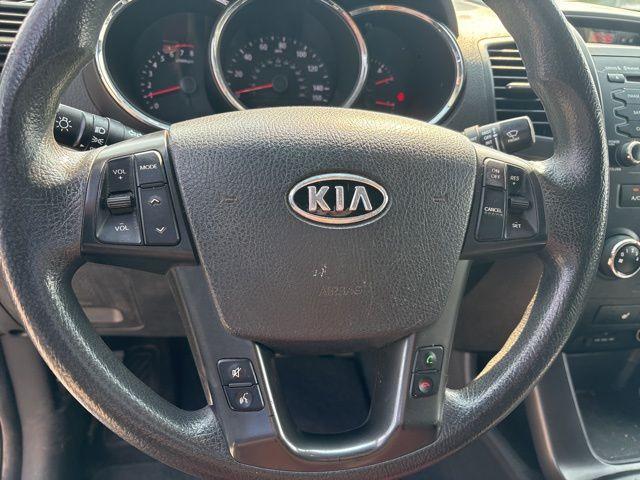 Photo of 2012 Ebony Black Kia Sorento