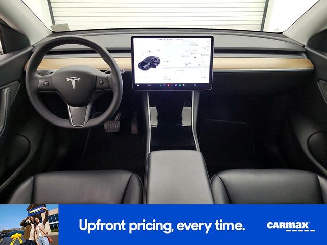 Photo of 2020 Black Tesla Model Y