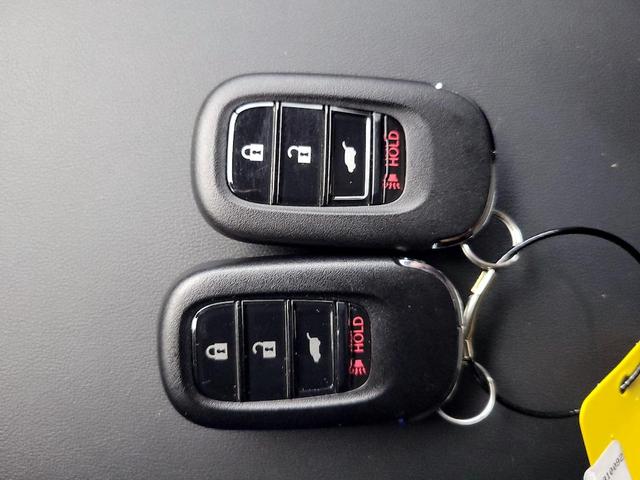 Photo of 2023 White Honda HR-V