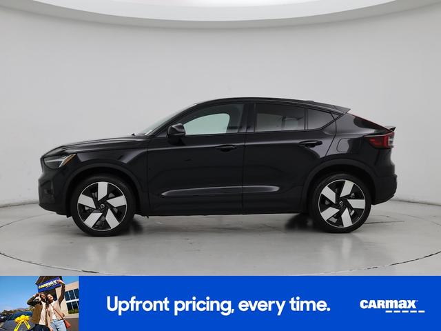 Photo of 2022 Black Volvo C40 Recharge Pure Electric