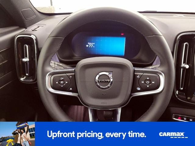 Photo of 2022 Black Volvo C40 Recharge Pure Electric