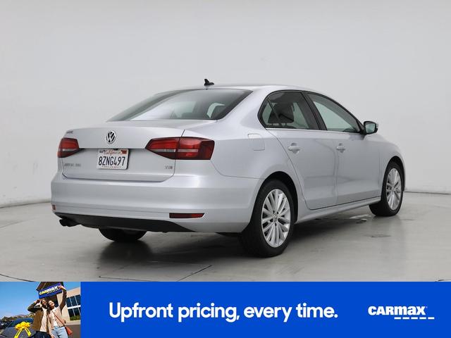 Photo of 2016 Gray Volkswagen Jetta