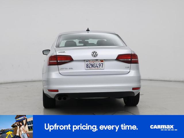 Photo of 2016 Gray Volkswagen Jetta