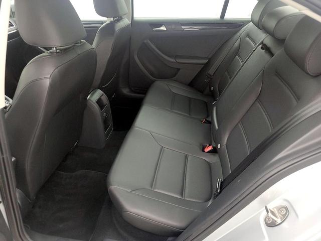 Photo of 2016 Gray Volkswagen Jetta