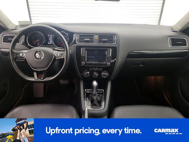 Photo of 2016 Gray Volkswagen Jetta