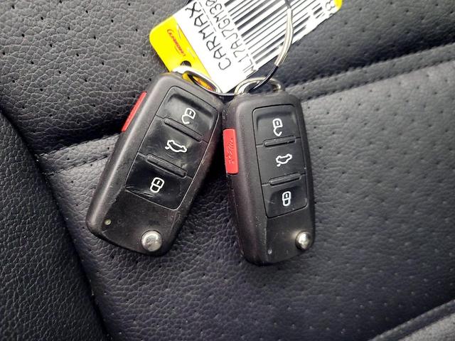 Photo of 2016 Gray Volkswagen Jetta
