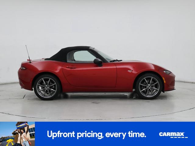 Photo of 2016 Red Mazda MX-5 Miata