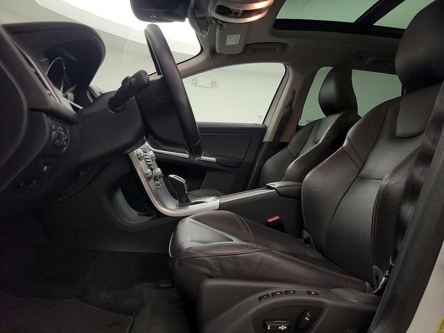 Photo of 2017 White Volvo XC60