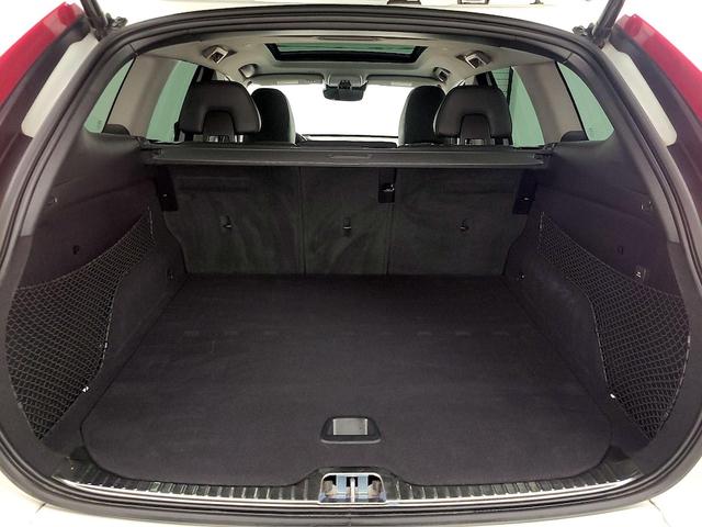 Photo of 2017 White Volvo XC60