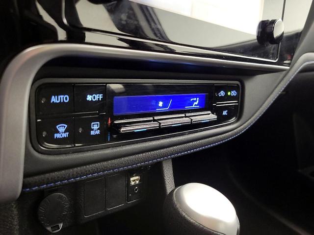Photo of 2017 Black Toyota Corolla