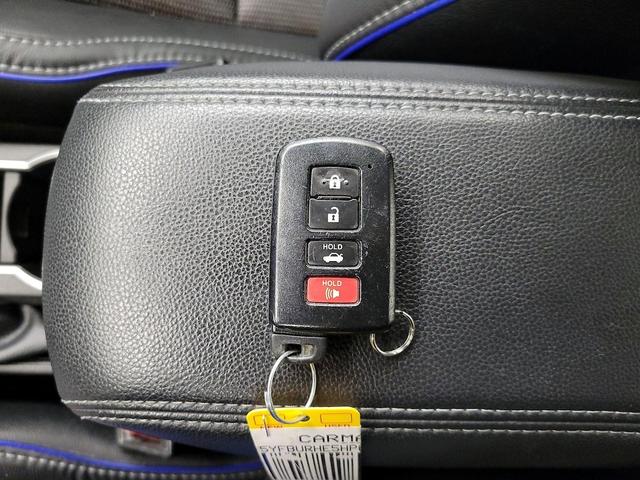 Photo of 2017 Black Toyota Corolla