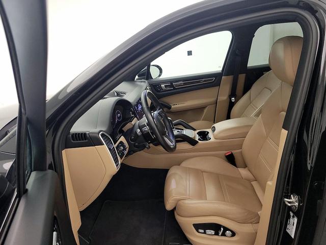 Photo of 2020 Black Porsche Cayenne
