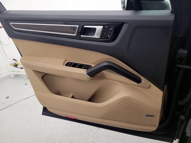 Photo of 2020 Black Porsche Cayenne