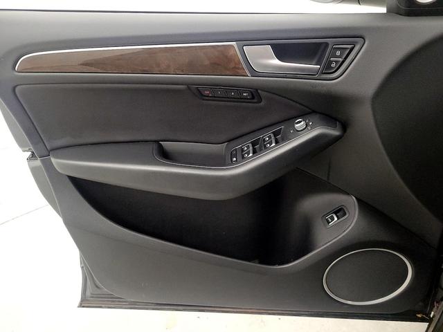 Photo of 2015 Gray Audi Q5