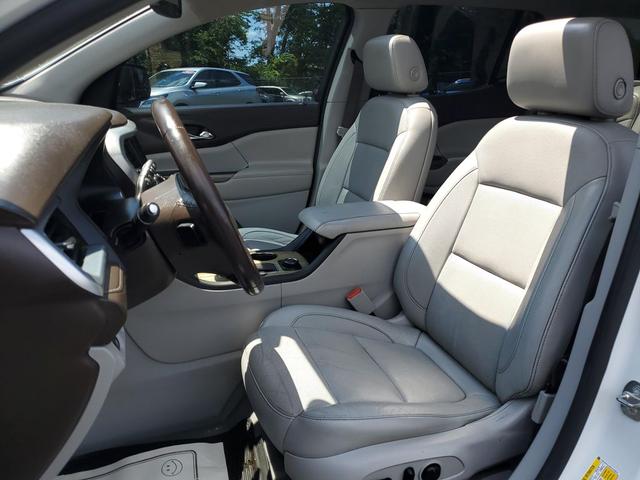 Photo of 2019 WHITE GMC Acadia
