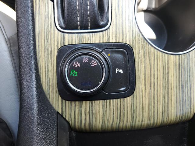 Photo of 2019 WHITE GMC Acadia
