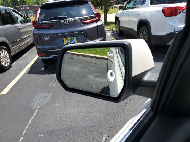 Photo of 2019 WHITE GMC Acadia