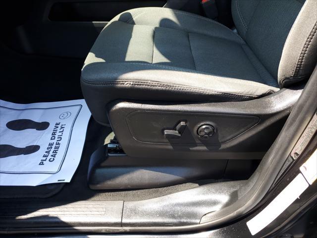 Photo of 2020 Diamond Black Crystal Pearlcoat RAM 1500