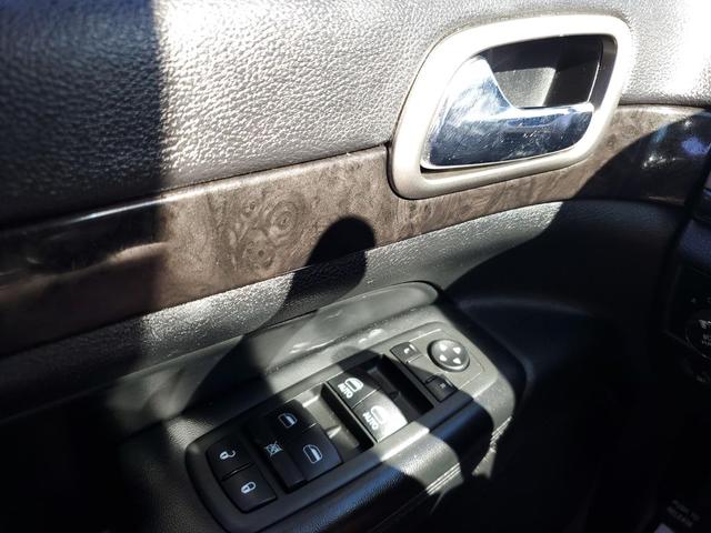 Photo of 2013 Brilliant Black Crystal Pearlcoat Jeep Grand Cherokee