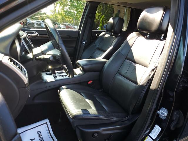 Photo of 2013 Brilliant Black Crystal Pearlcoat Jeep Grand Cherokee